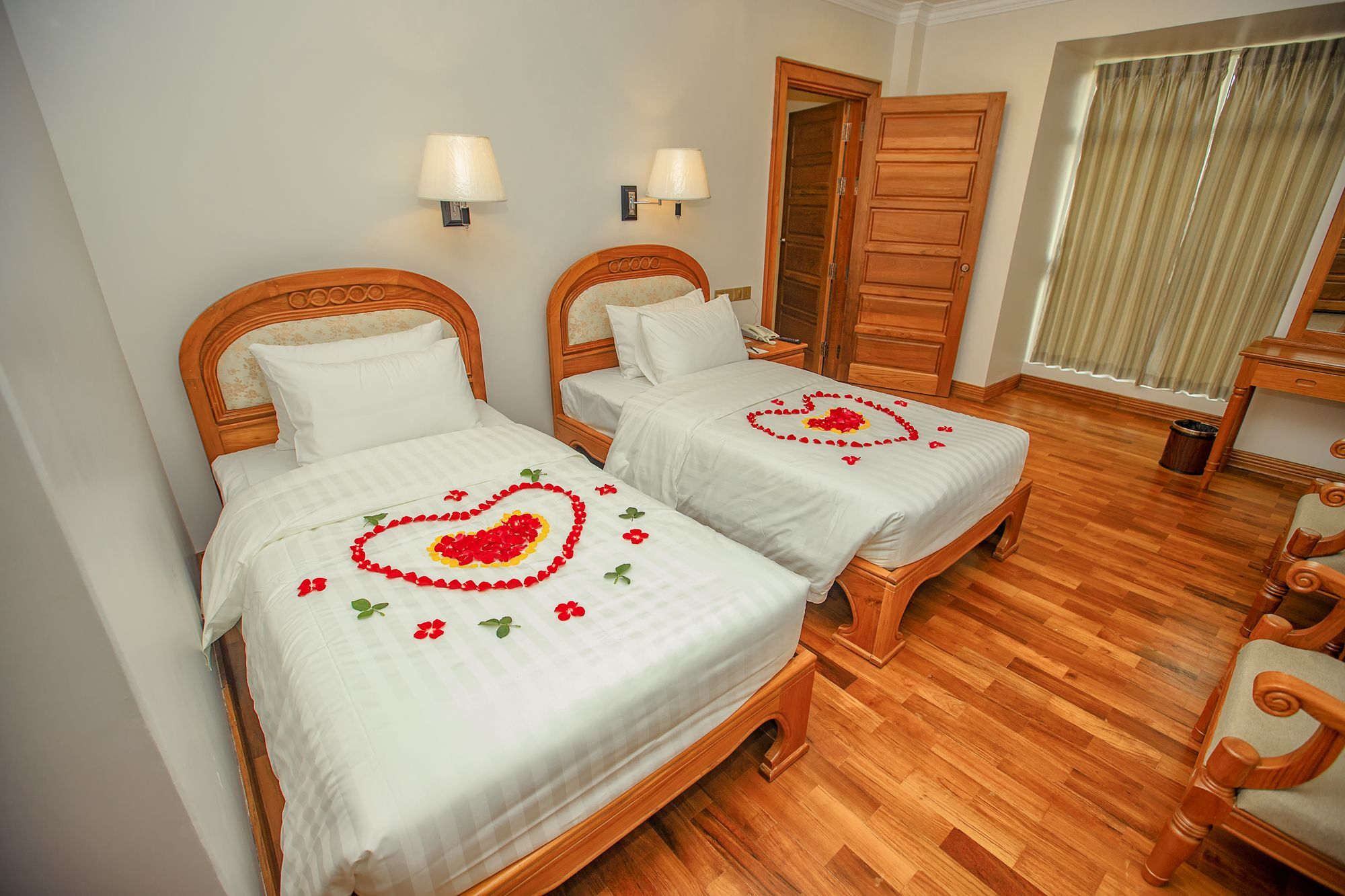 Mandalay Lodge Hotel Экстерьер фото