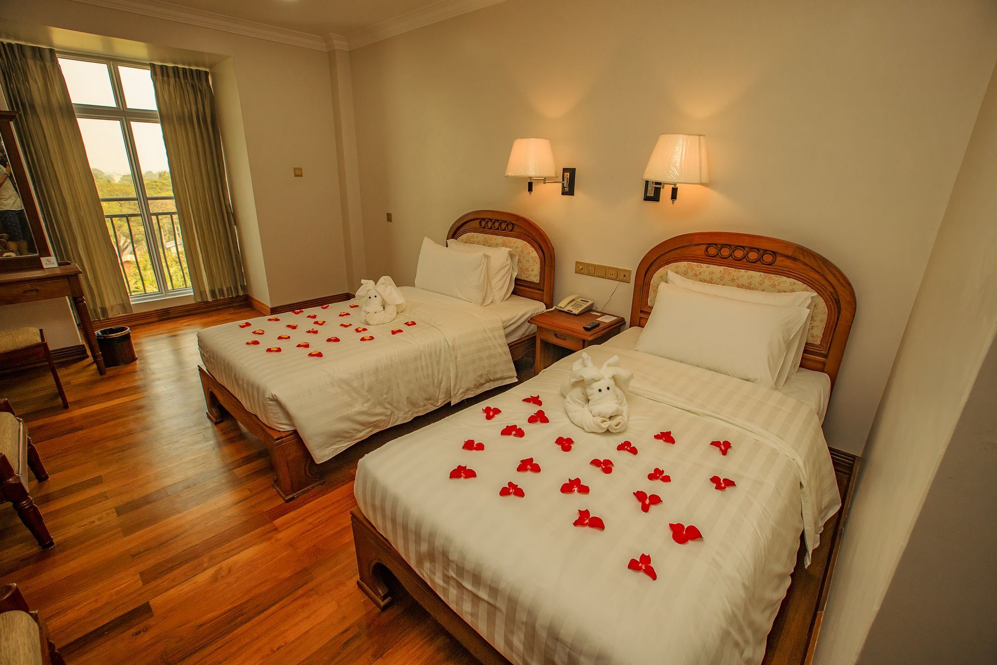 Mandalay Lodge Hotel Экстерьер фото